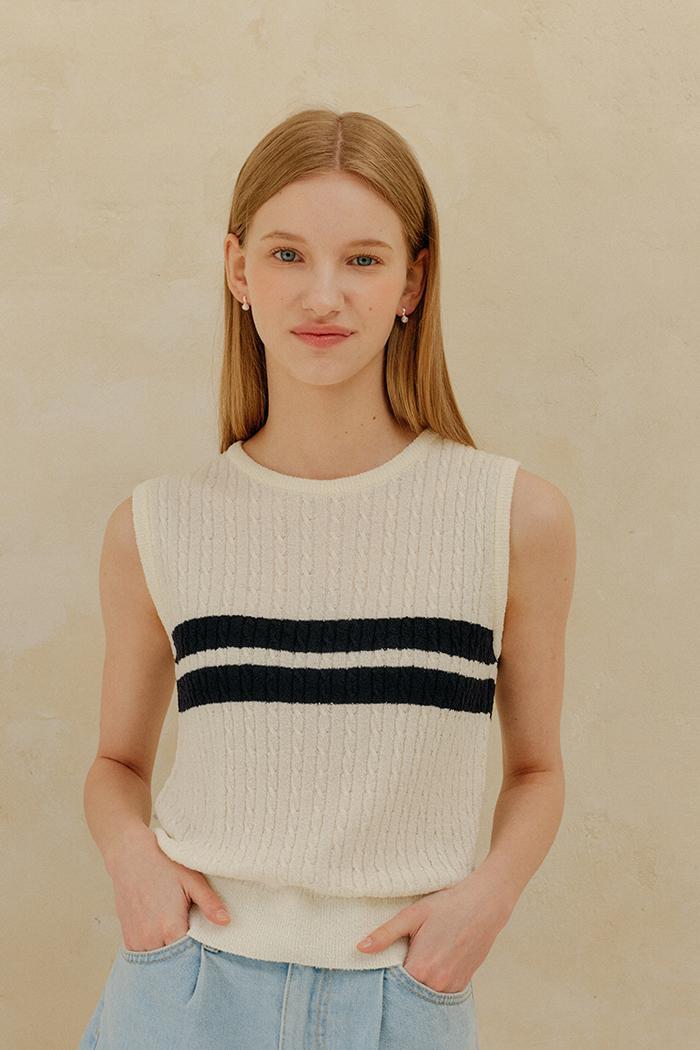 CABLE SLEEVELESS KNIT_WHITE